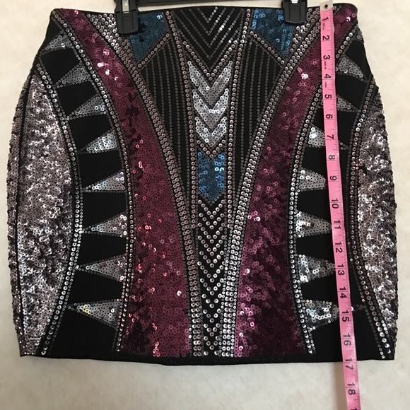 Express Sequin Mini Skirt - Picture 4 of 8
